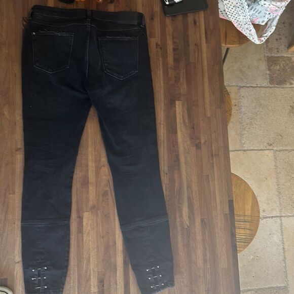 Zara Distressed Graffiti Jeans! Super cool Excellent condition! - Picture 9 of 11